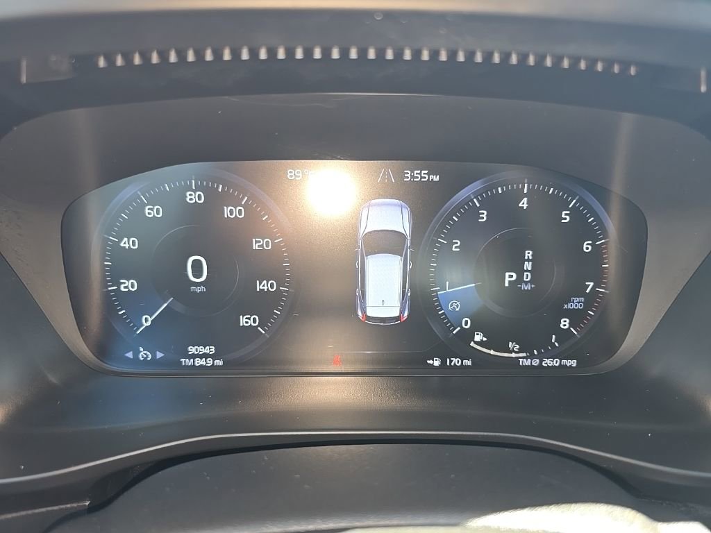 Used 2021 Volvo XC40 T5 Momentum image 16