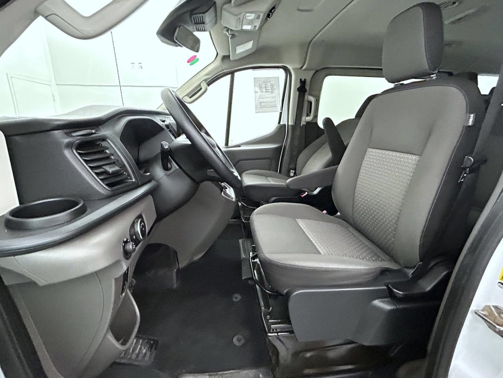 Used 2022 Ford Transit 350 XLT RWD image 10