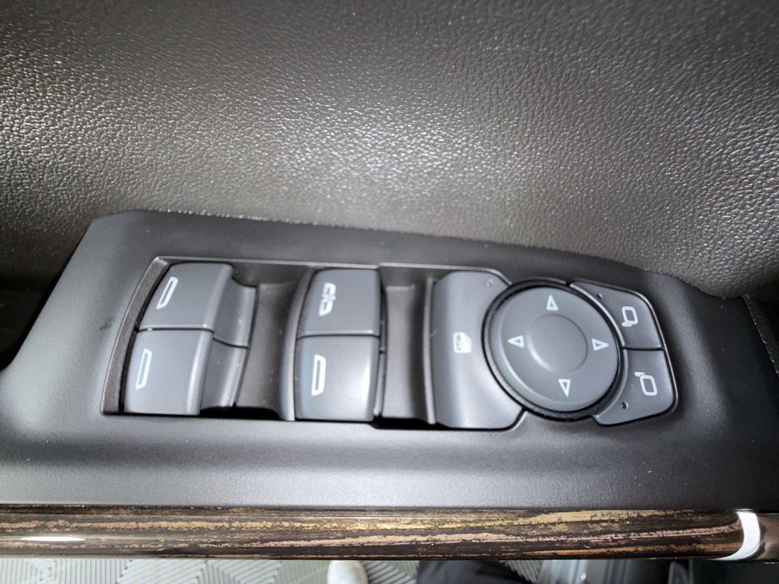 Used 2022 GMC Sierra 1500 SLE AWD/4WD image 15