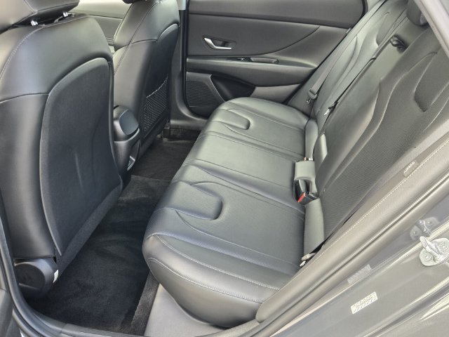 Used 2024 Hyundai Elantra Limited FWD image 11