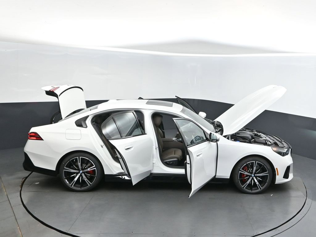 New 2026 BMW 530i w/ M Sport Package image 43