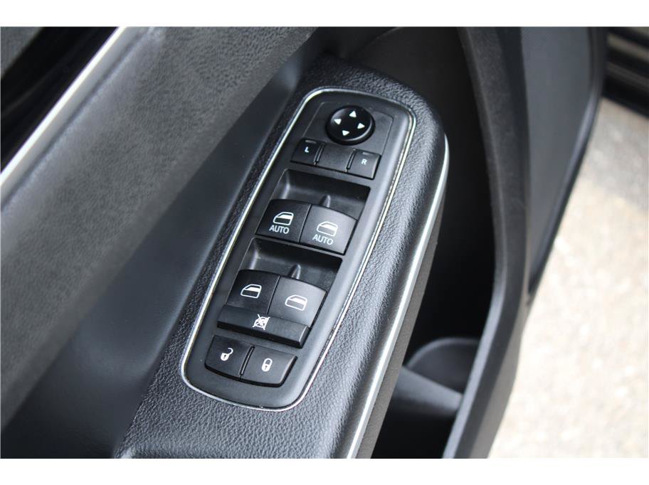 Used 2021 Chrysler 300 S RWD image 13