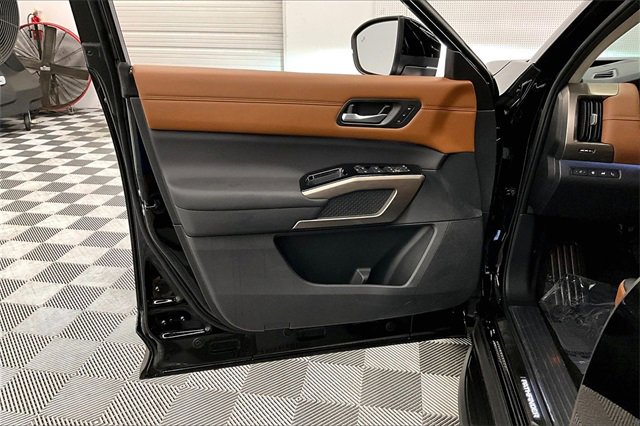 New 2025 Nissan Pathfinder Platinum image 30