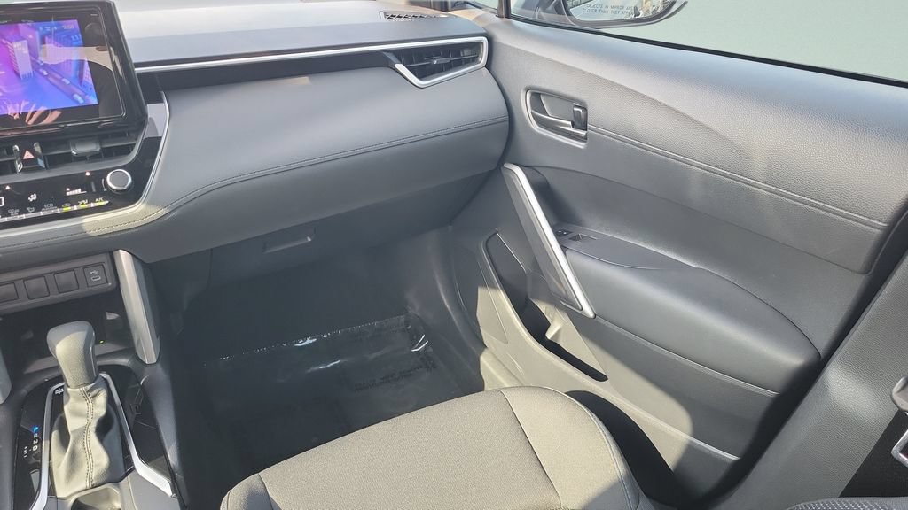 Used 2024 Toyota Corolla Cross AWD Hybrid image 13