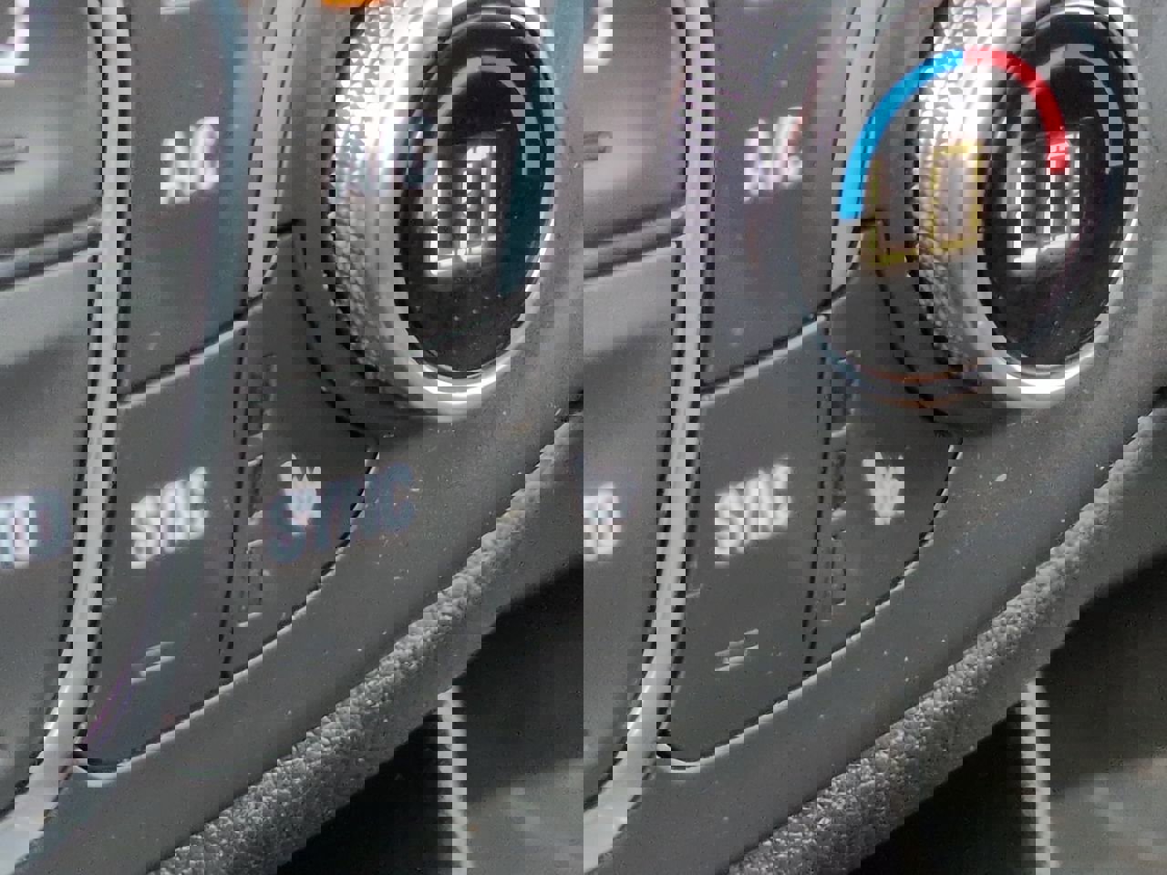 Used 2023 Chevrolet Traverse RS image 23