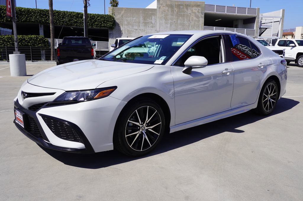 Certified 2024 Toyota Camry SE FWD image 4