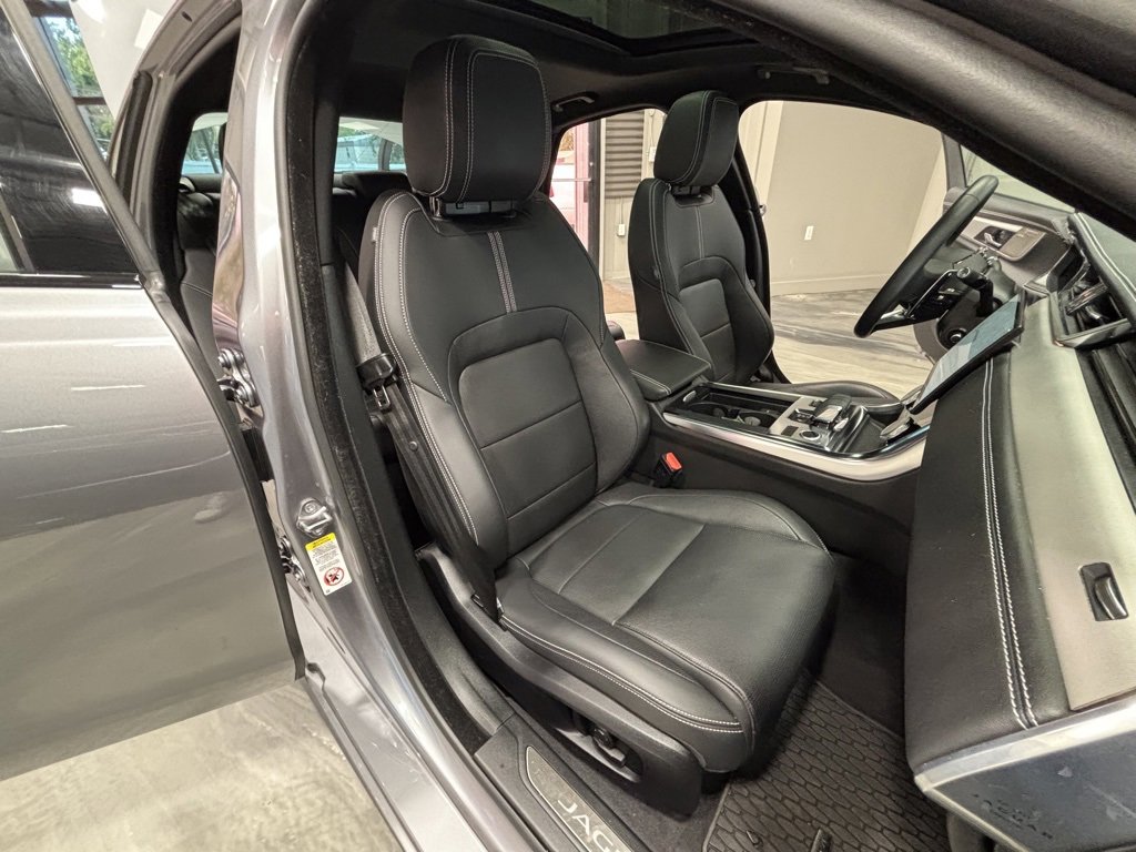 Used 2024 Jaguar XF R-Dynamic SE image 5