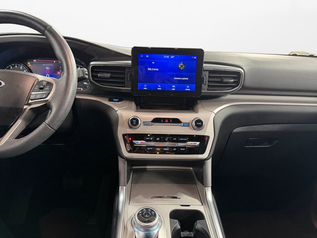 Used 2023 Ford Explorer XLT w/ Equipment Group 202A image 10
