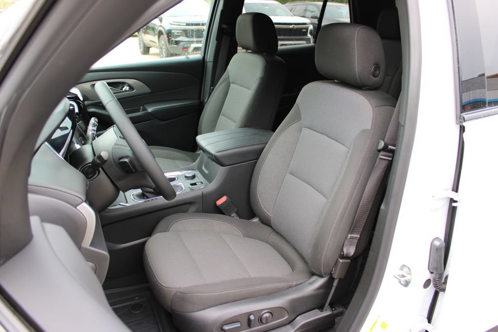 Certified 2024 Chevrolet Traverse LT w/ Midnight/Sport Edition AWD/4WD image 11