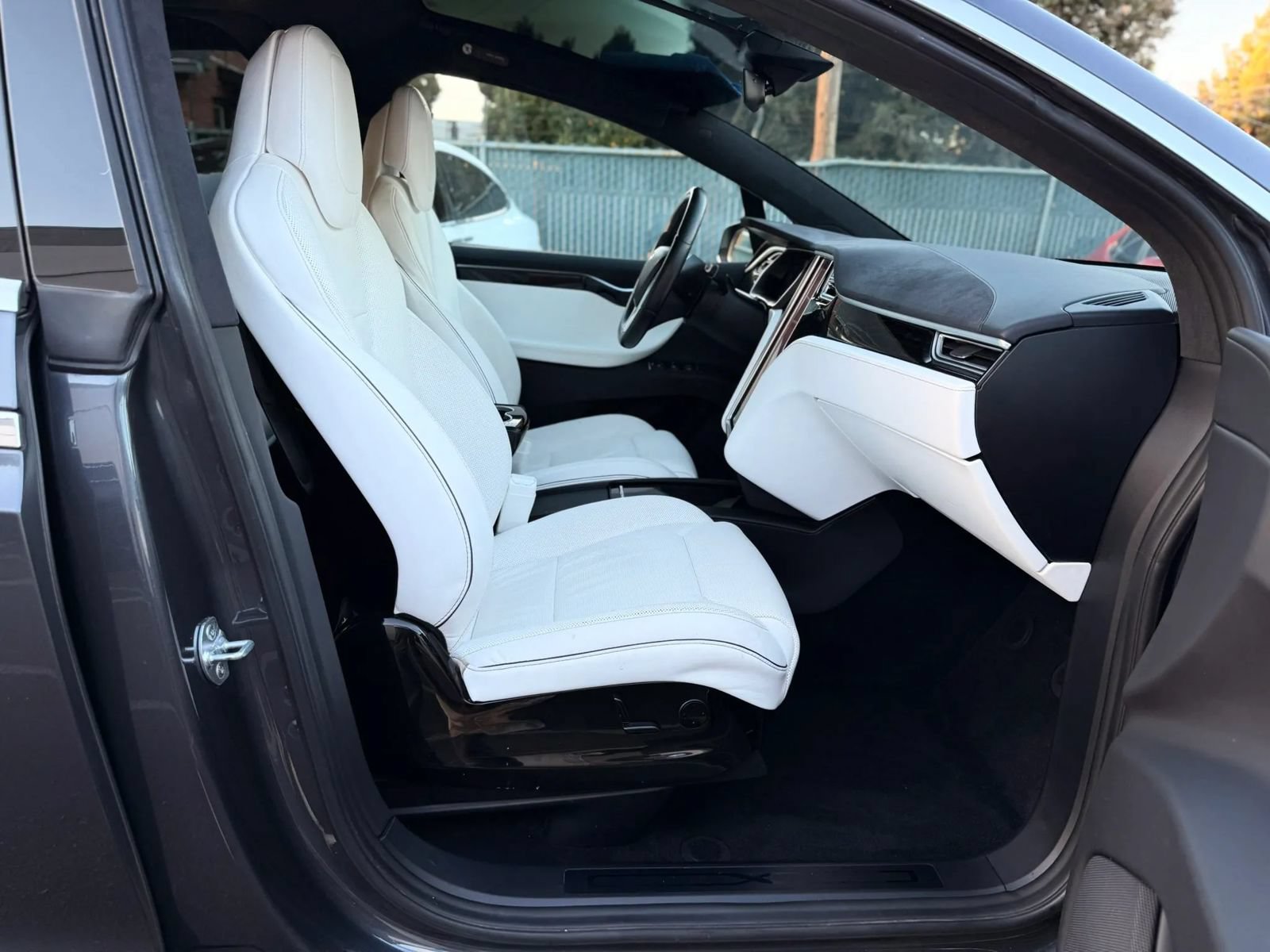 Used 2016 Tesla Model X 90D AWD/4WD image 11