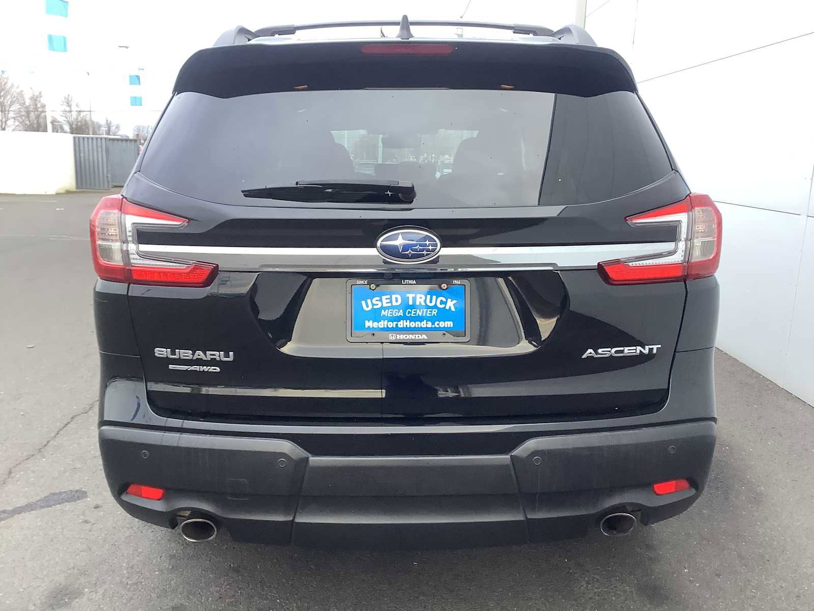 Used 2023 Subaru Ascent Premium w/ Convenience Package image 5