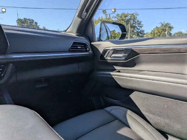 Used 2025 Chevrolet Tahoe LT AWD/4WD image 17