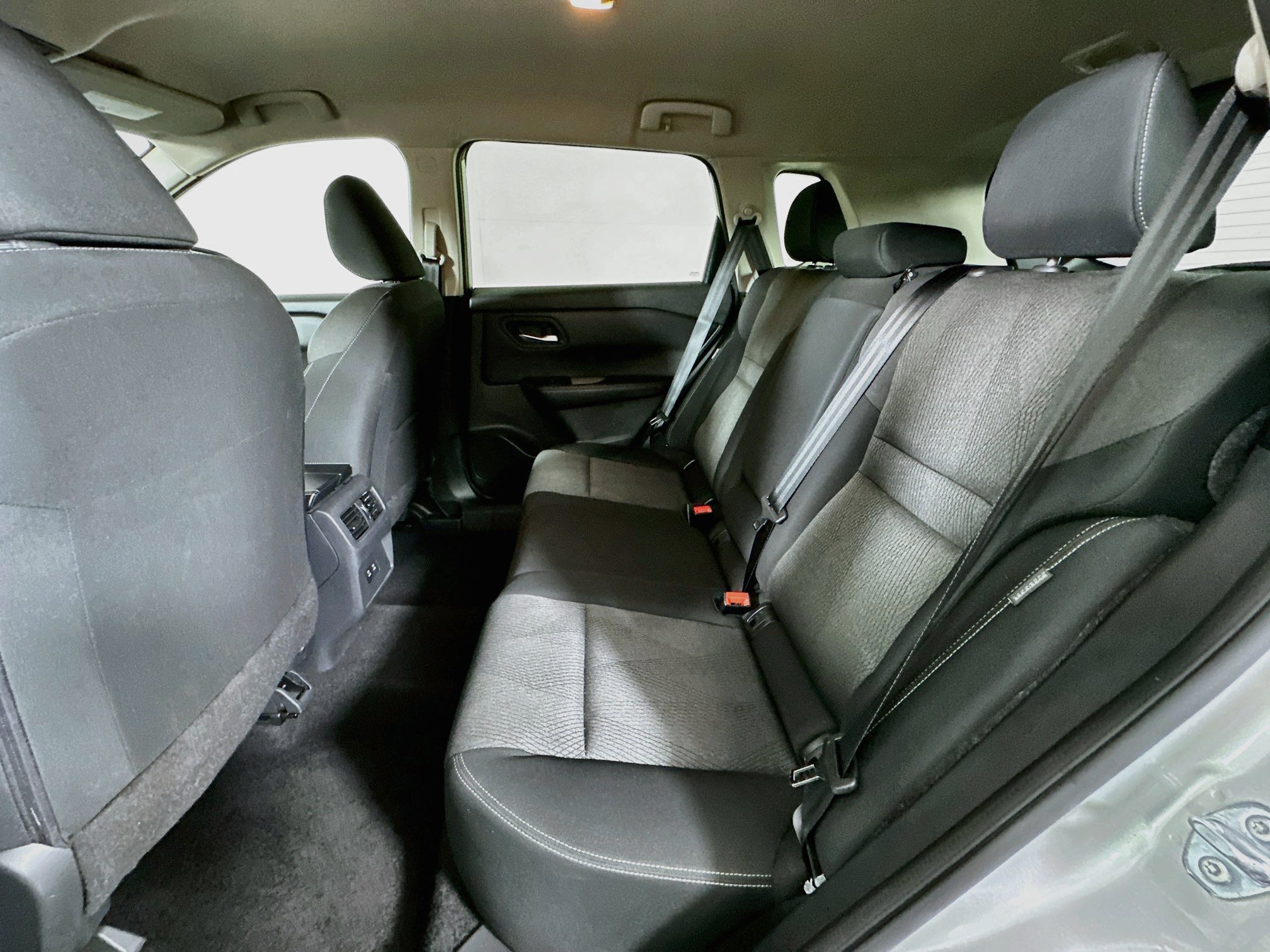 Used 2025 Nissan Rogue SV AWD/4WD image 26