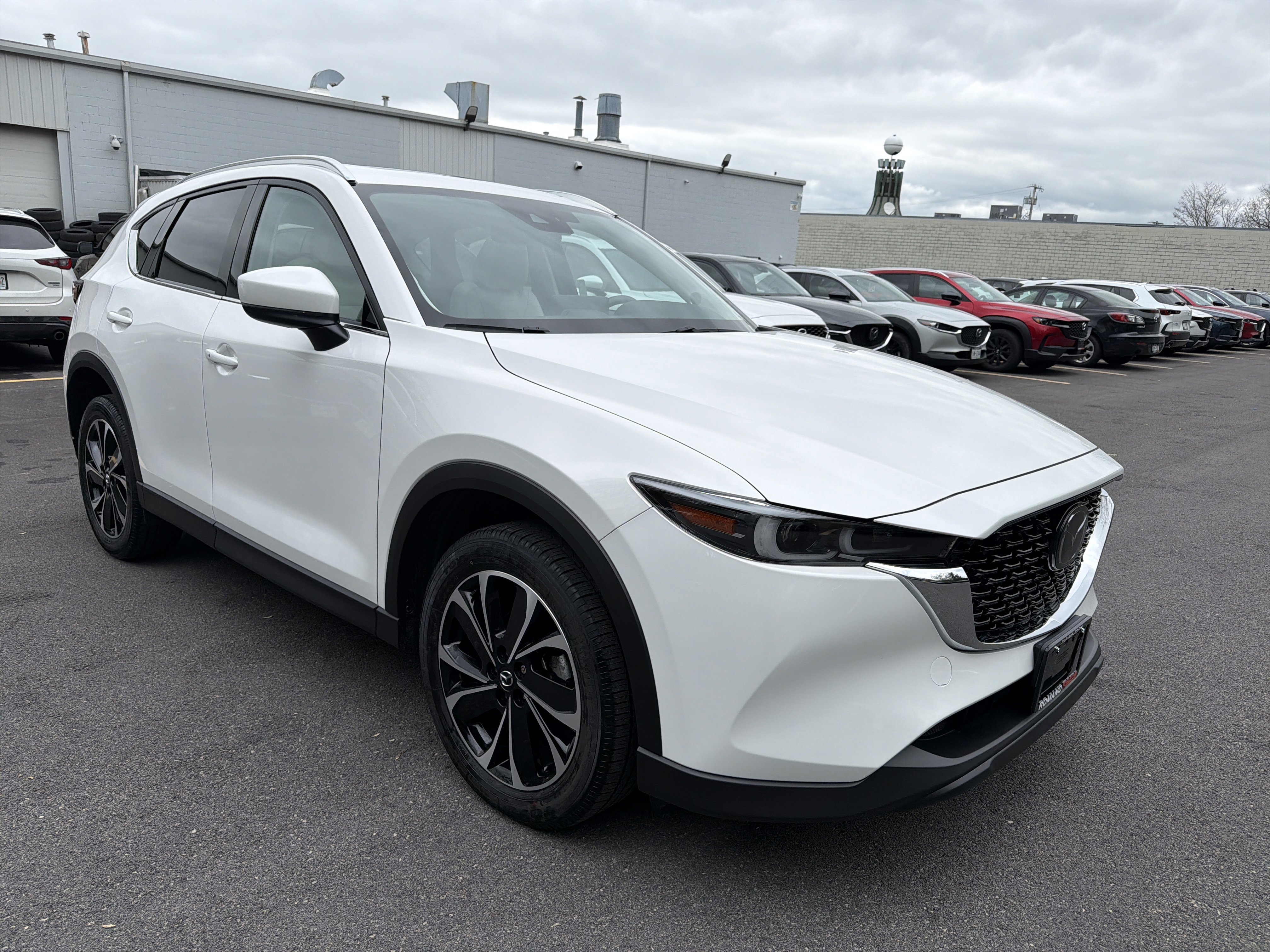 Used 2023 MAZDA CX-5 AWD 2.5 S w/ Premium Package image 2