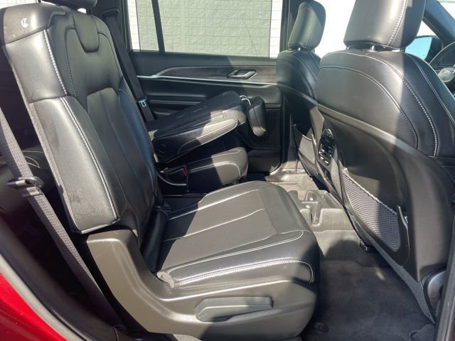 Used 2024 Jeep Grand Cherokee L Limited w/ Luxury Tech Group II image 18