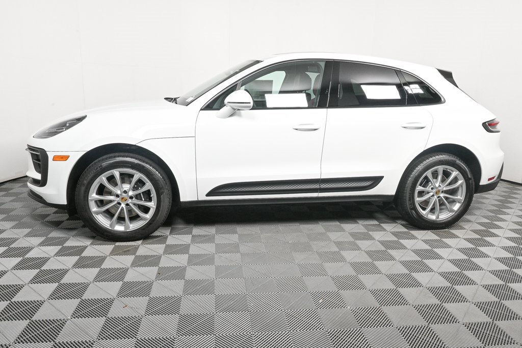 Certified 2025 Porsche Macan video 2