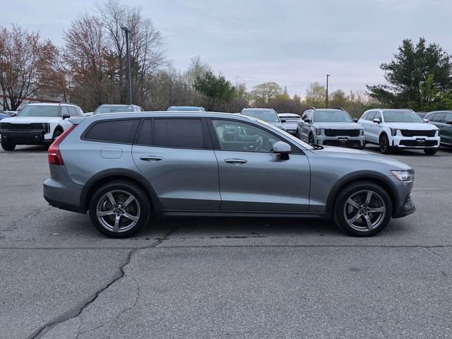 Used 2021 Volvo V60 T5 Cross Country AWD/4WD image 9