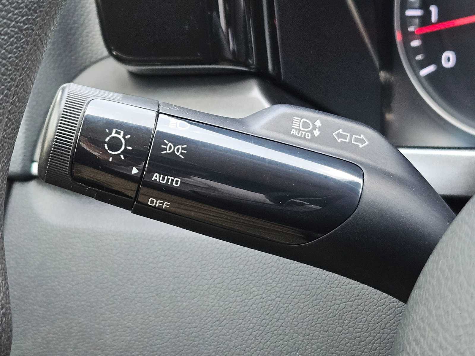 Used 2022 Kia Sorento LX FWD image 25