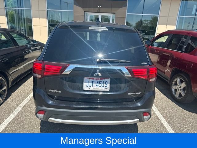 Used 2018 Mitsubishi Outlander ES AWD/4WD image 3