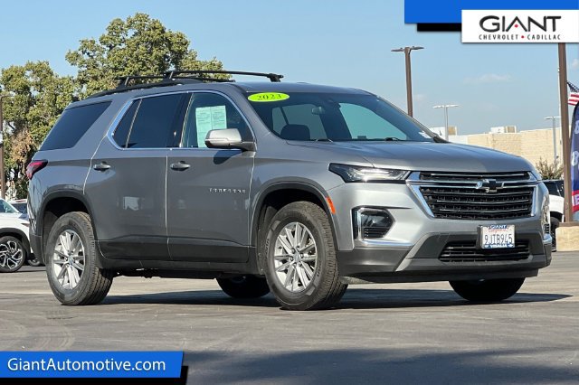 Used 2023 Chevrolet Traverse LT