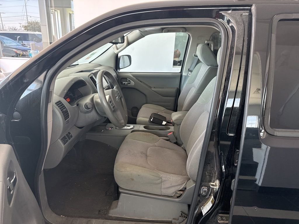 Used 2020 Nissan Frontier SV image 8