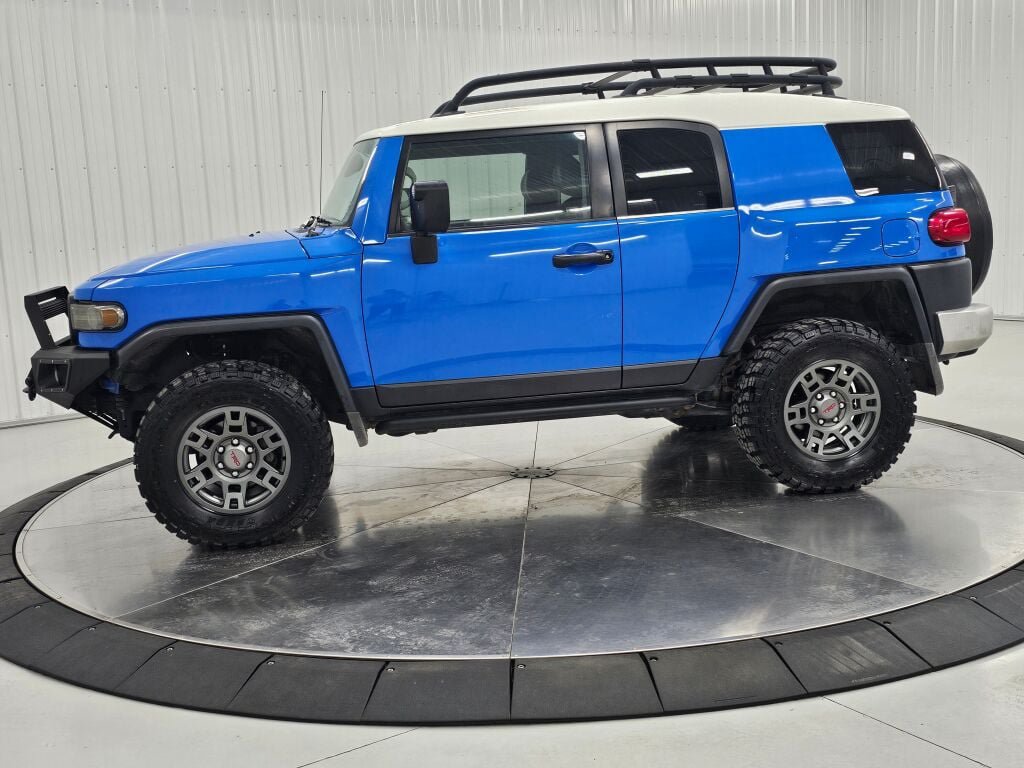 Used 2007 Toyota FJ Cruiser 4WD image 2