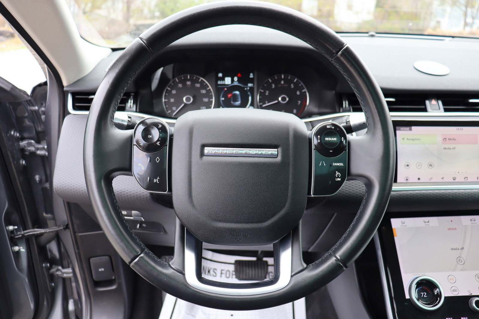 Used 2020 Land Rover Range Rover Evoque S AWD/4WD image 27