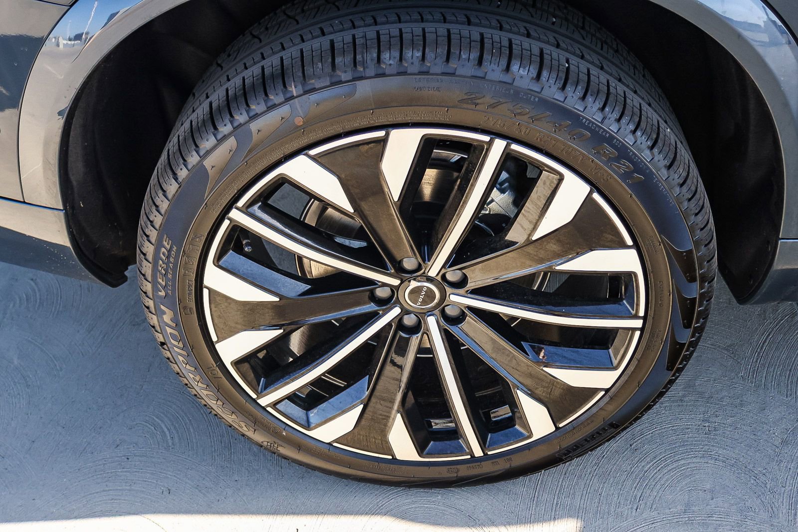 New 2026 Volvo XC90 B6 Ultra w/ Protection Package image 14