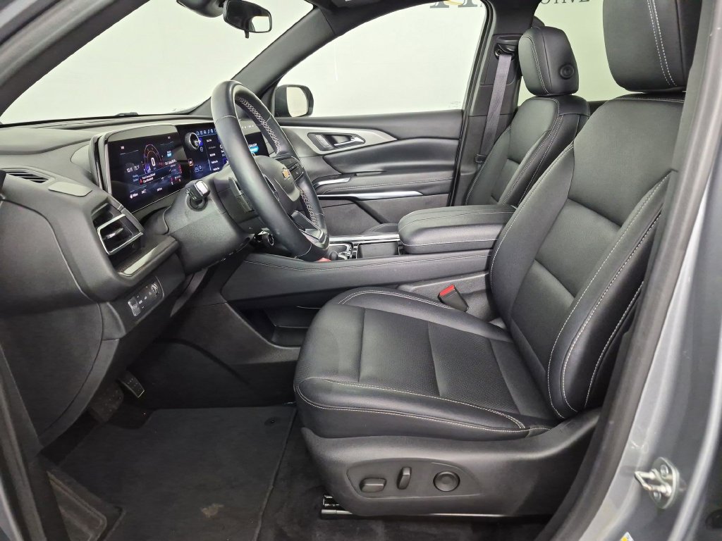Certified 2025 Chevrolet Traverse LT AWD/4WD image 17