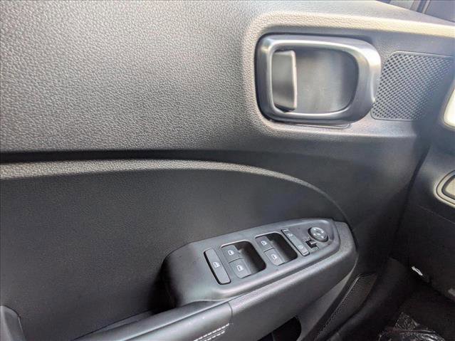 New 2025 Hyundai Venue Limited FWD image 16