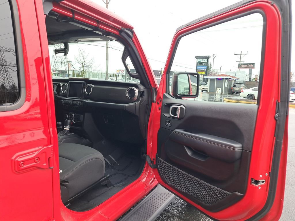 Used 2021 Jeep Wrangler Unlimited Sahara w/ Uconnect 4C Nav & Sound Group image 16