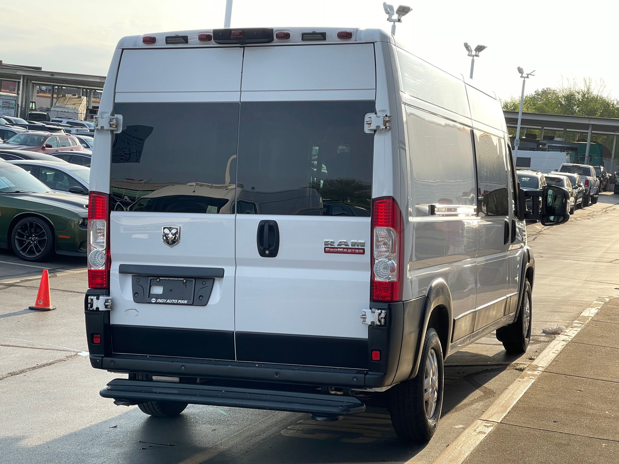 Used 2020 RAM ProMaster 2500 w/ Premium Appearance Group FWD image 3