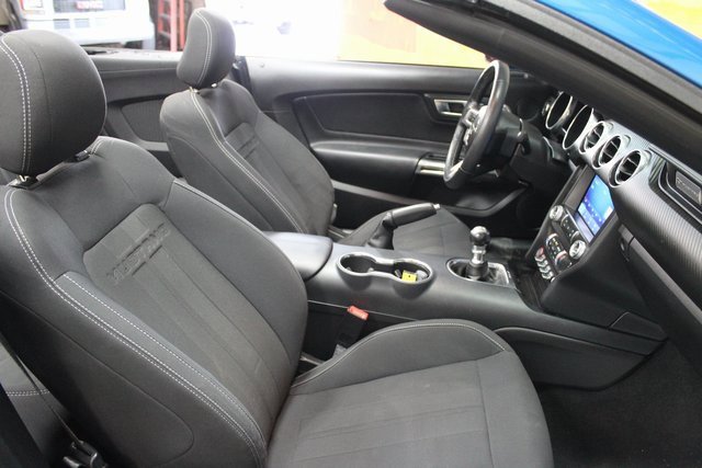 Used 2021 Ford Mustang Convertible image 10
