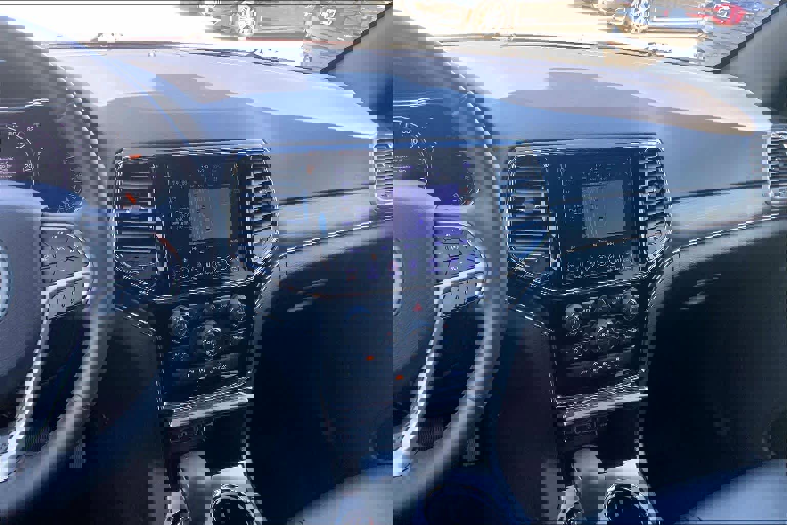 Used 2019 Jeep Grand Cherokee Limited image 6