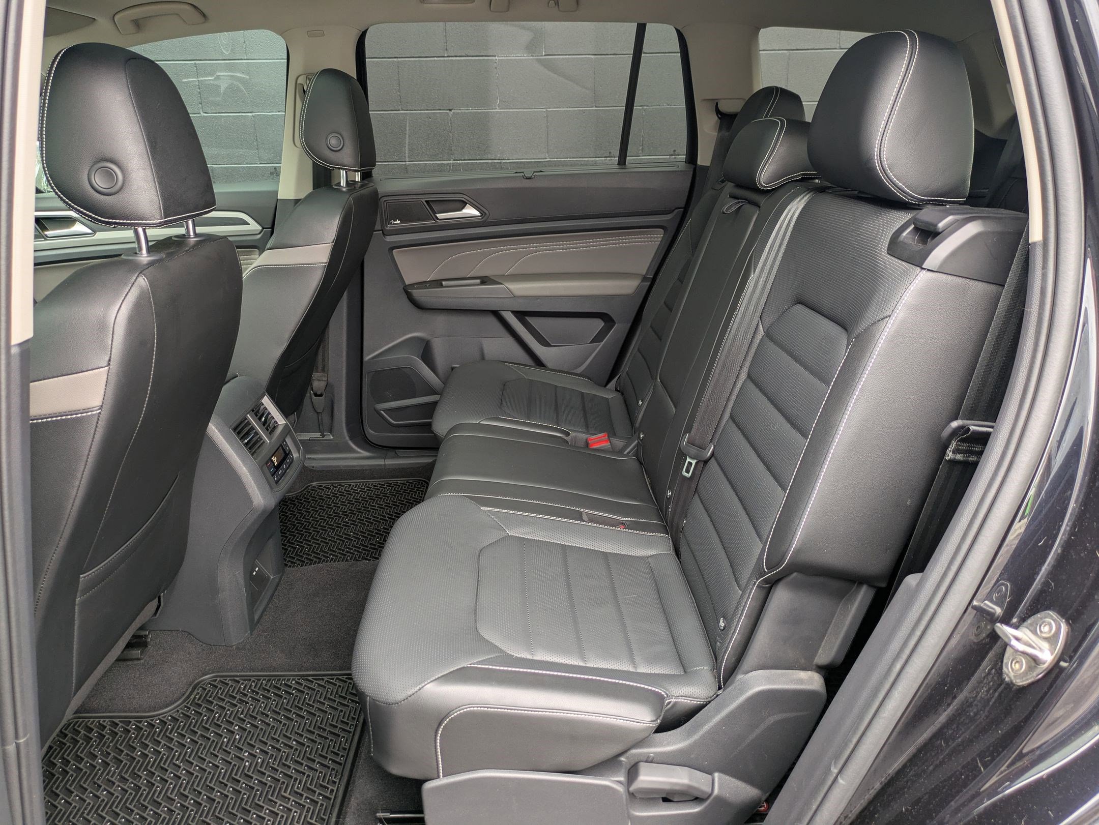 Used 2022 Volkswagen Atlas SEL Premium image 25