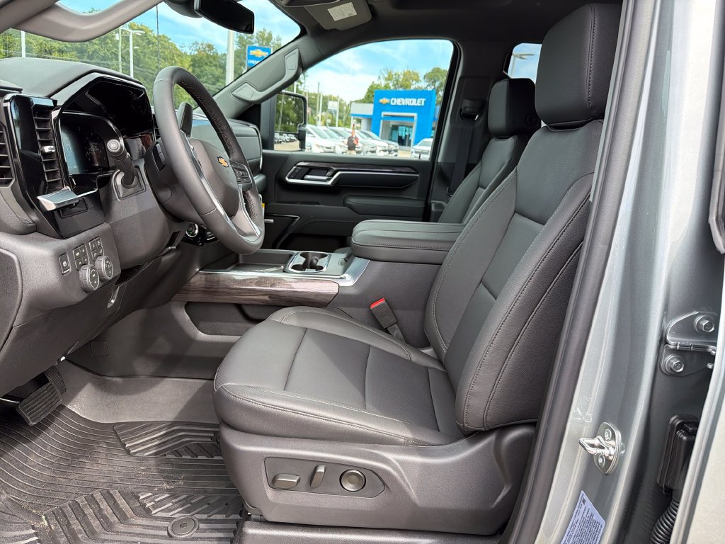 New 2026 Chevrolet Silverado 2500 LTZ w/ LTZ Plus Package AWD/4WD image 10