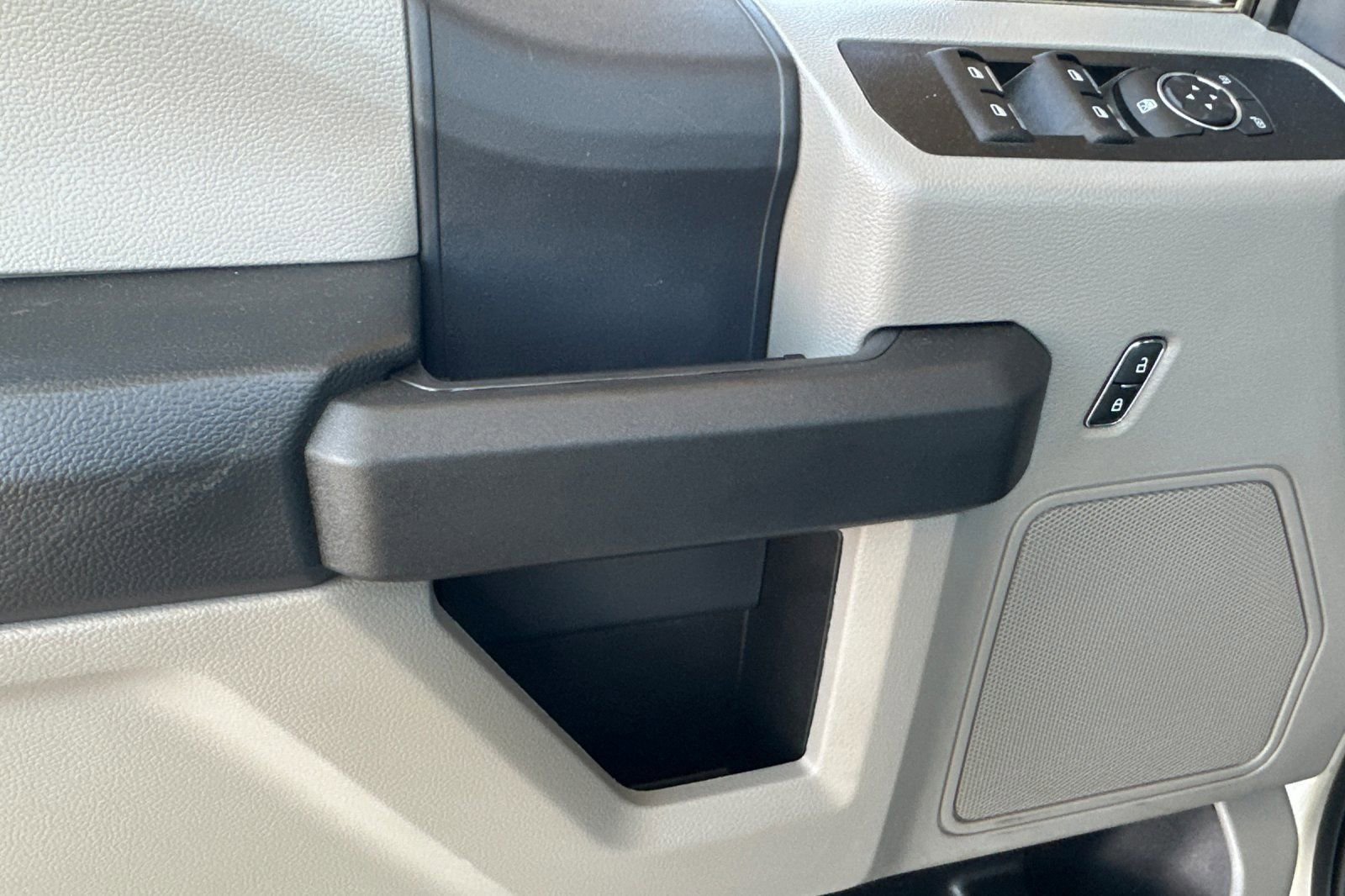 Used 2022 Ford F350 XL w/ Power Equipment Group image 11