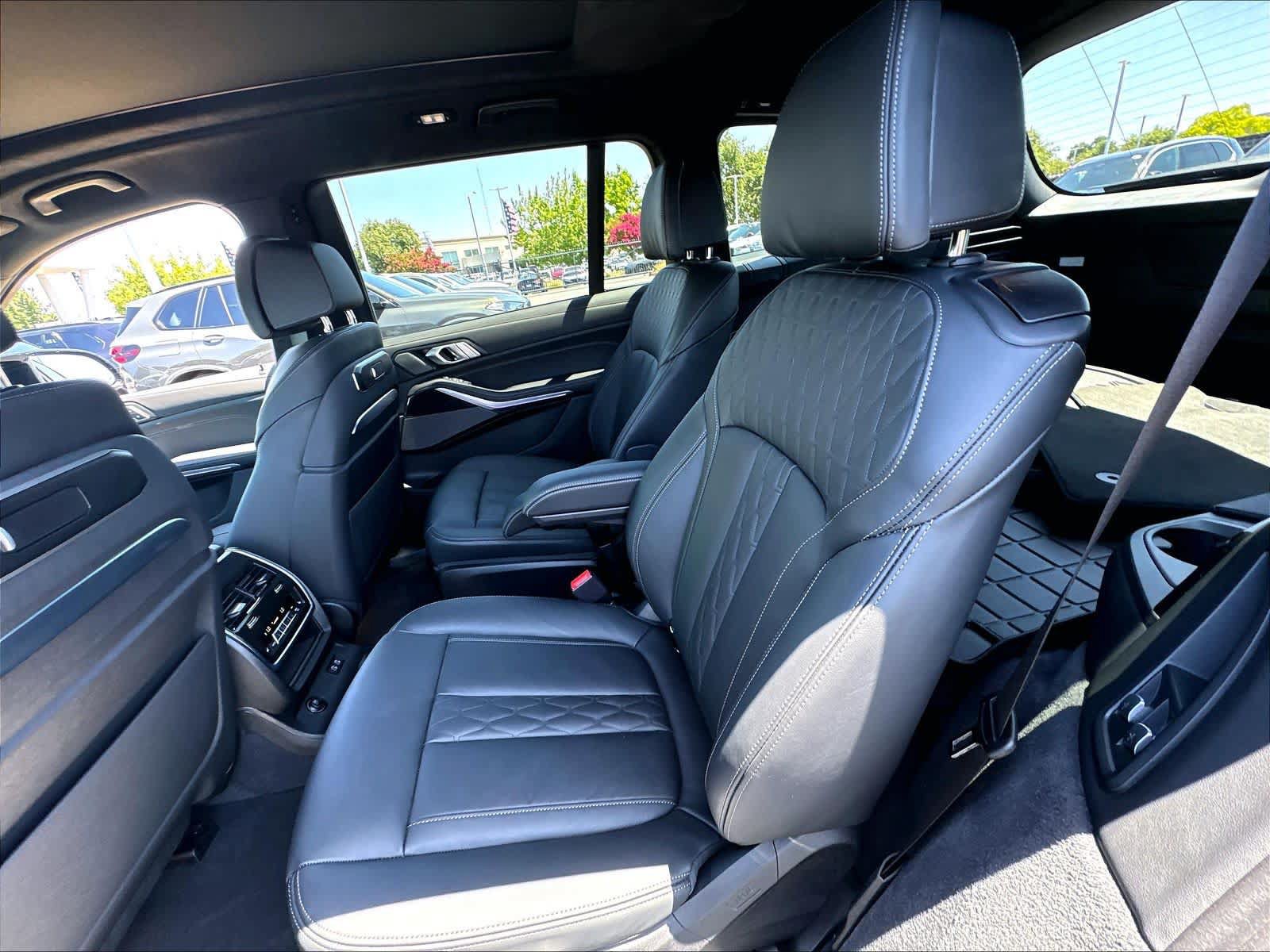 Used 2026 BMW X7 M60i AWD/4WD image 25