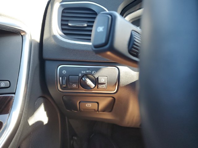 Used 2015 Volvo S60 T5 Platinum w/ Climate Package FWD image 22
