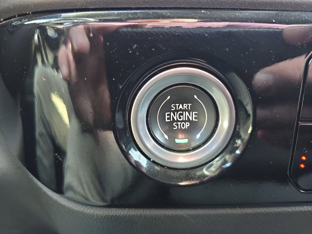 Used 2022 Chevrolet Silverado 1500 LT AWD/4WD image 16