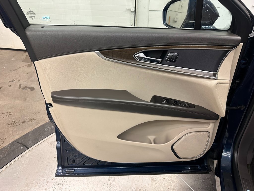 Used 2017 Lincoln MKX Select w/ Select Plus Package image 19