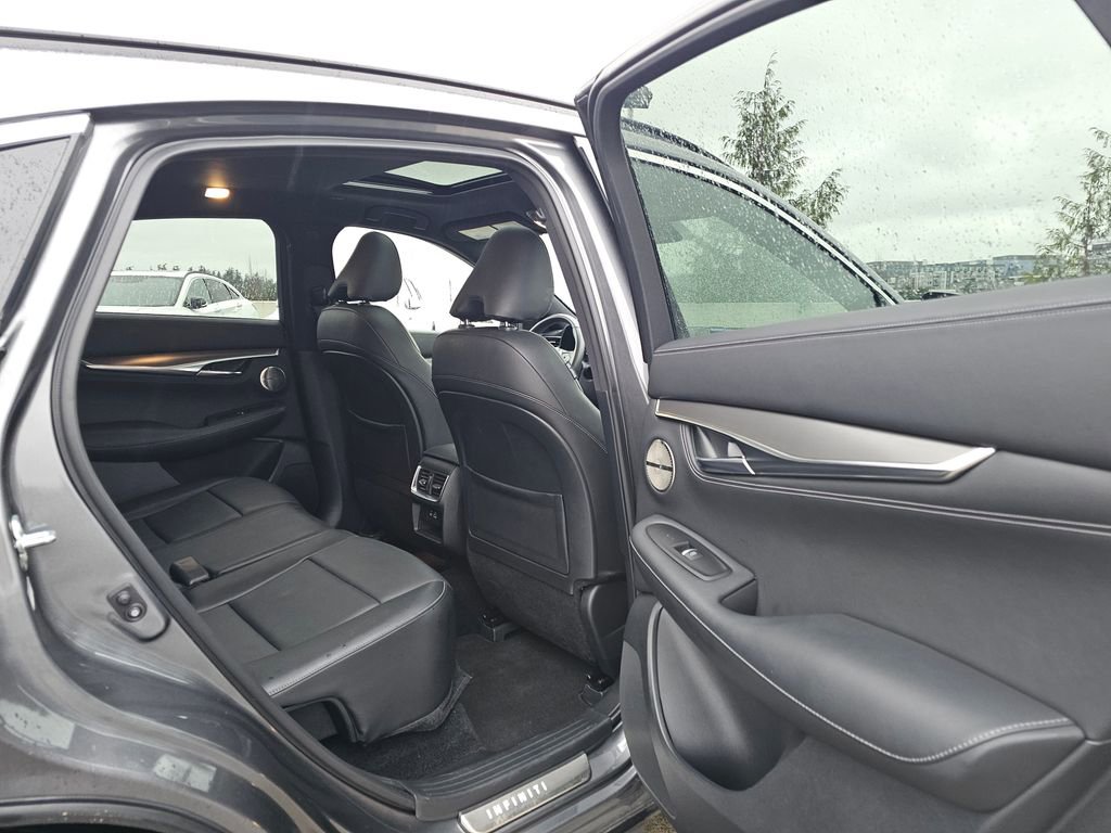 Certified 2023 INFINITI QX55 Essential image 14