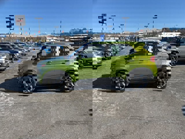 Used 2024 Hyundai Venue SEL image 4