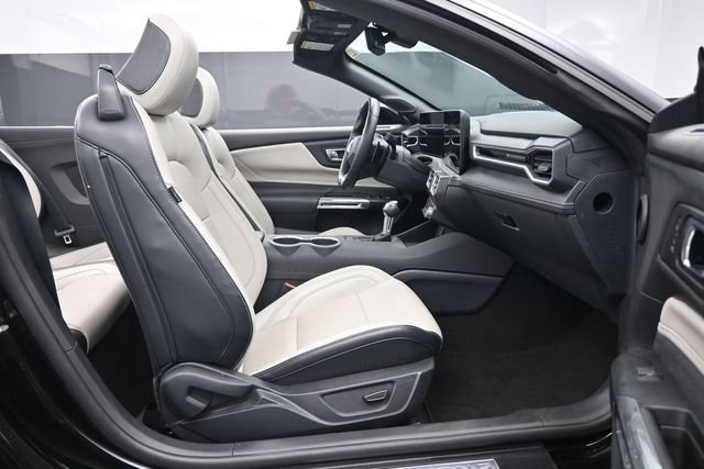Used 2025 Ford Mustang GT Premium RWD image 21