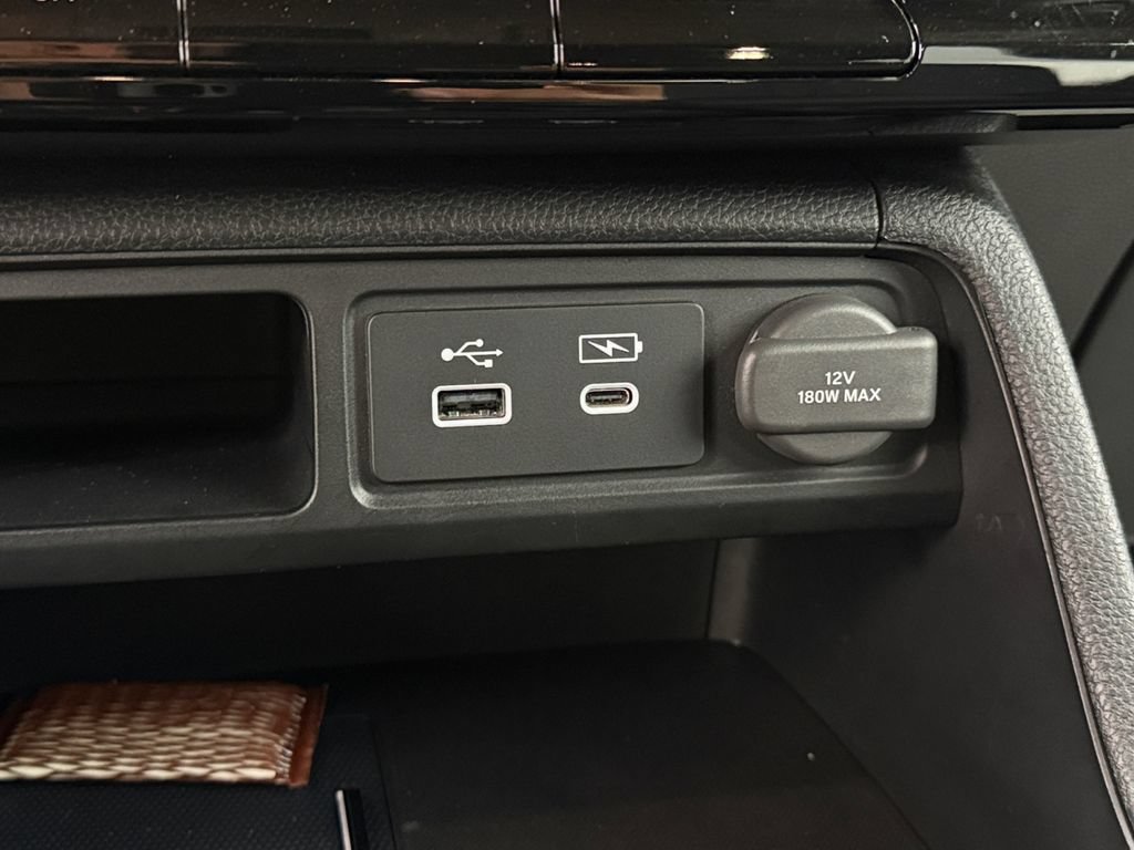 Used 2025 Honda Pilot Elite image 36