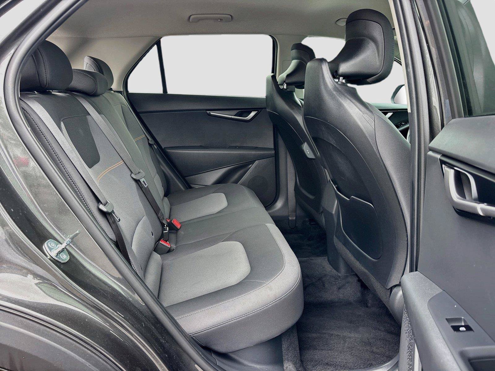 Used 2025 Kia Niro LX FWD image 28