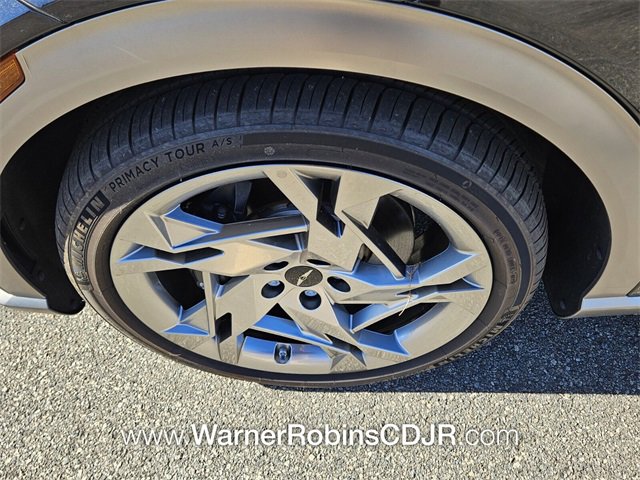 Used 2024 Genesis GV60 Performance image 18