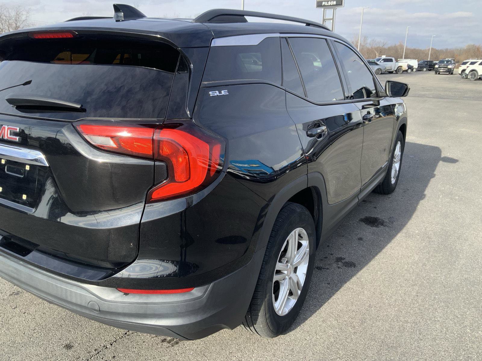 Used 2018 GMC Terrain SLE w/ Driver Convenience Package image 17