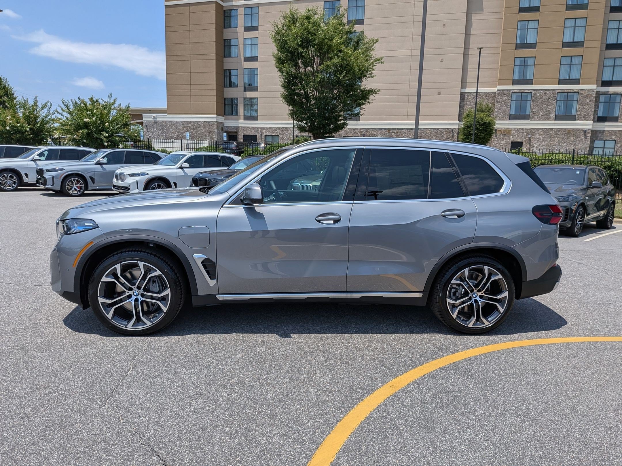 New 2026 BMW X5 xDrive50e AWD/4WD image 6