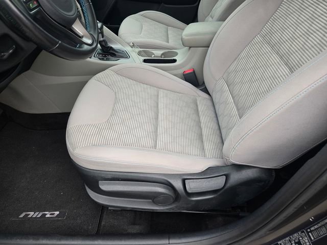 Used 2018 Kia Niro LX image 25